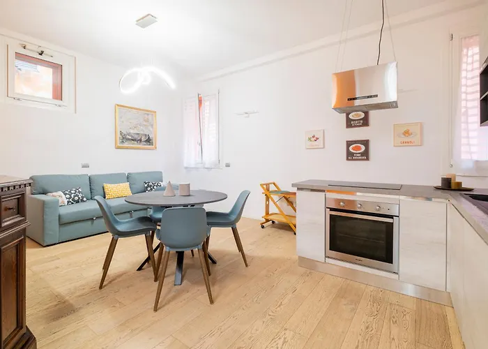 Urbanicooh Monticelli 4 Appartement *