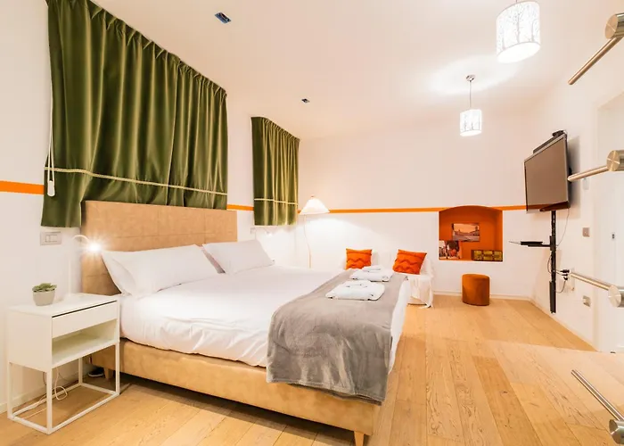 Urbanicooh Monticelli 4 * بولونيا